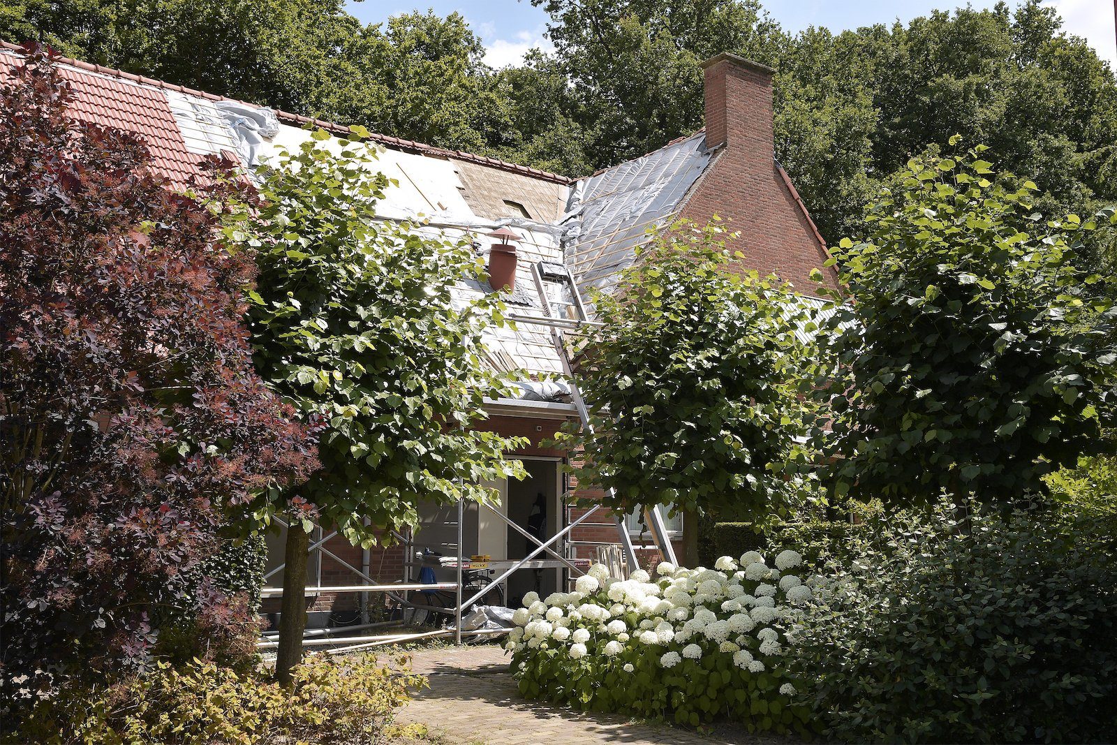 Dakisolatie van woonzorgboerderij in Hemmen